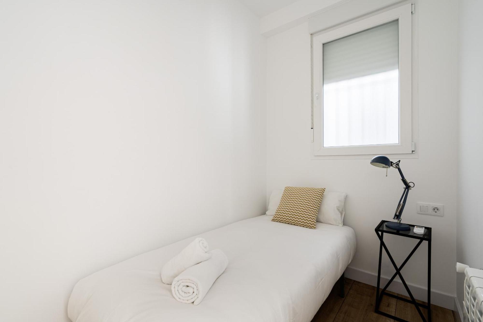 Apartamento Reformado En Metro Ibiza Alquiler Temporal Мадрид Екстериор снимка